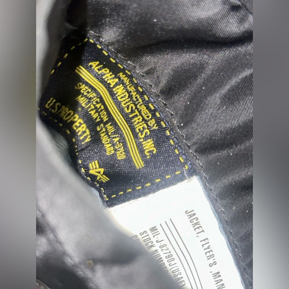 MA1 Bomber Jacket Alpha Industries Black Slim Fit Men’s Bomber Jacket XS - Picture 5 of 7
